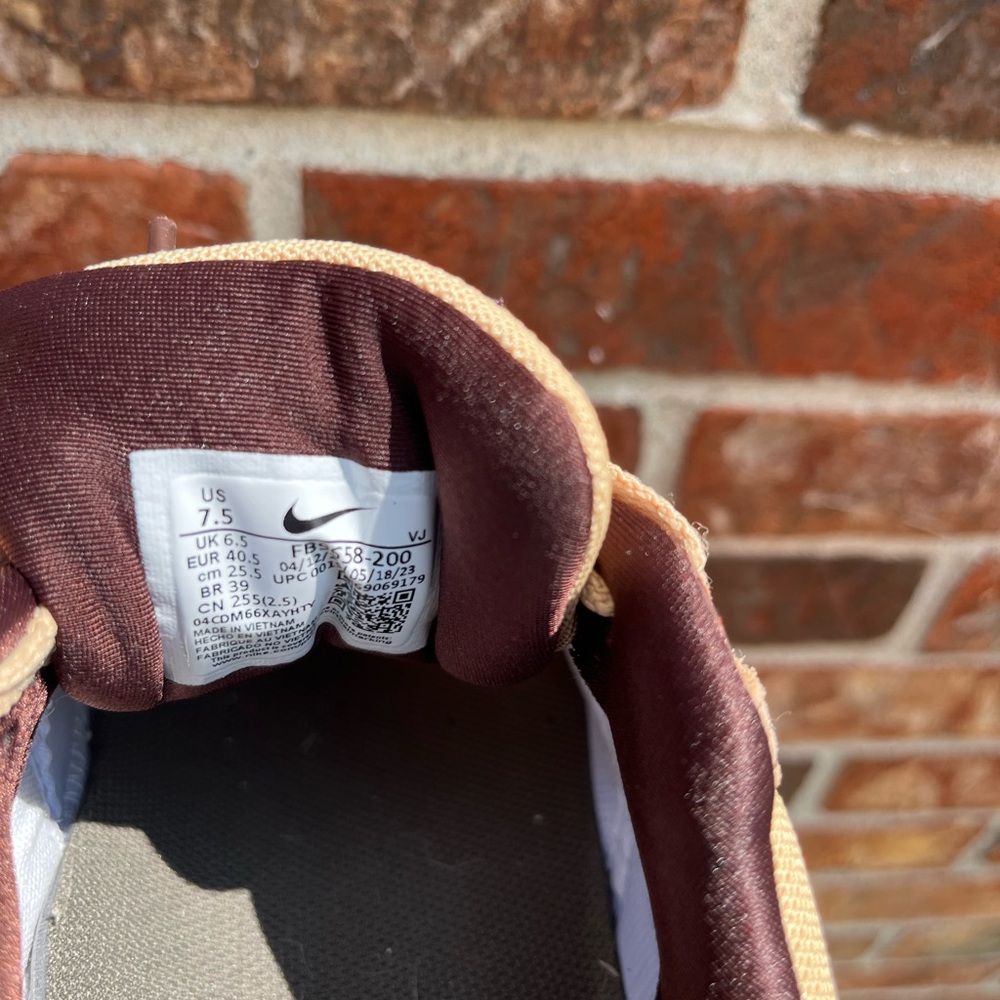 Nike Air Max 90 in Tan, Brown, and Olive - Picture 9 of 10